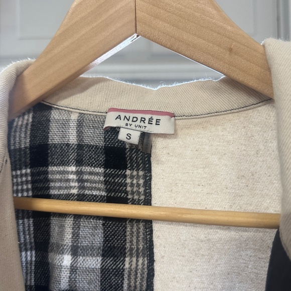 Women's Black/White Shacket - Picture 3 of 3